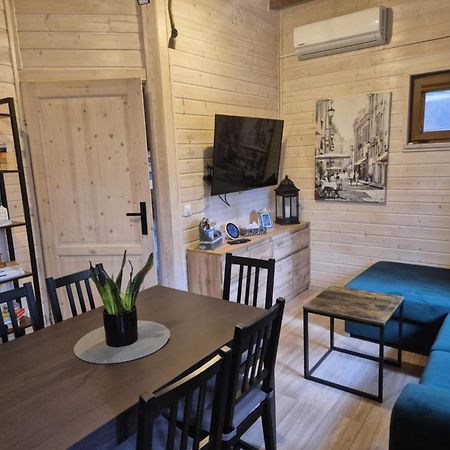 Dzik W Zagrodzie Hotel Borsk Buitenkant foto